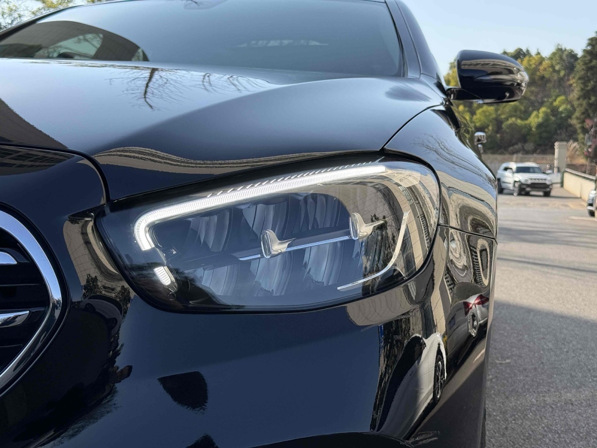 奔馳 奔馳E級(jí)  2022款 改款 E 300 L 時(shí)尚型圖片