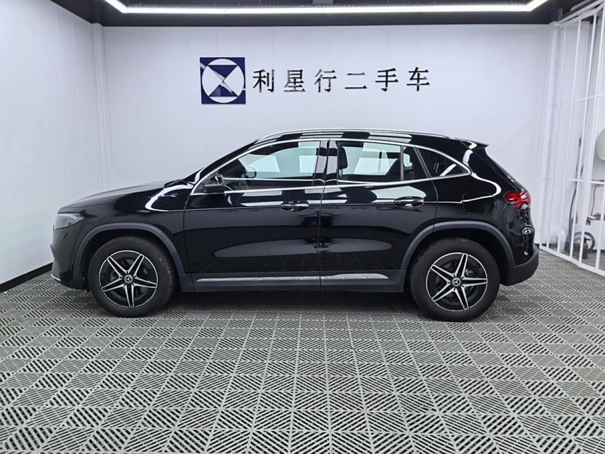 2022年3月奔馳 奔馳EQA  2022款 EQA 300 4MATIC 首發(fā)特別版