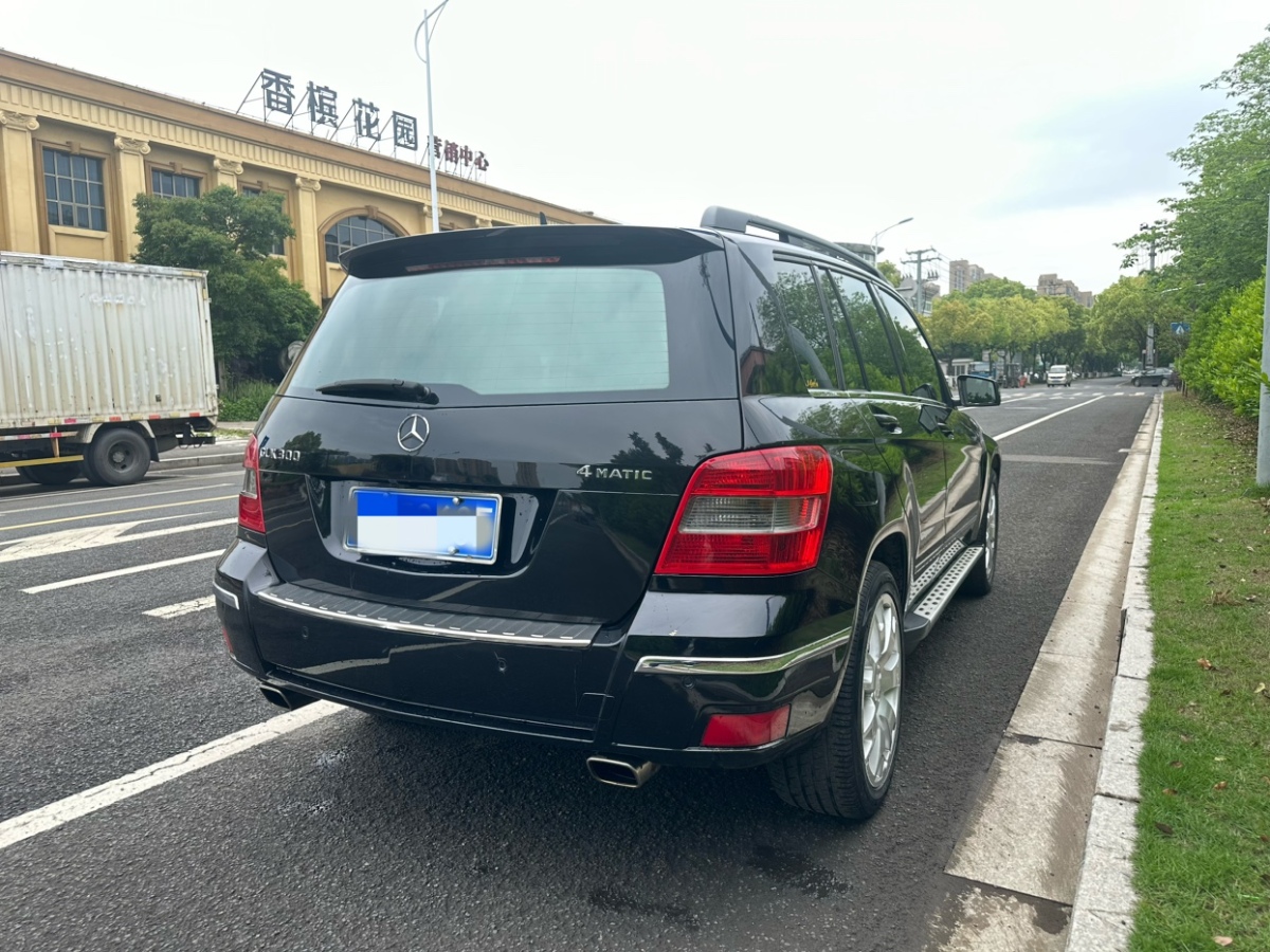 奔驰 奔驰GLK级  2011款 GLK 300 4MATIC 动感型图片