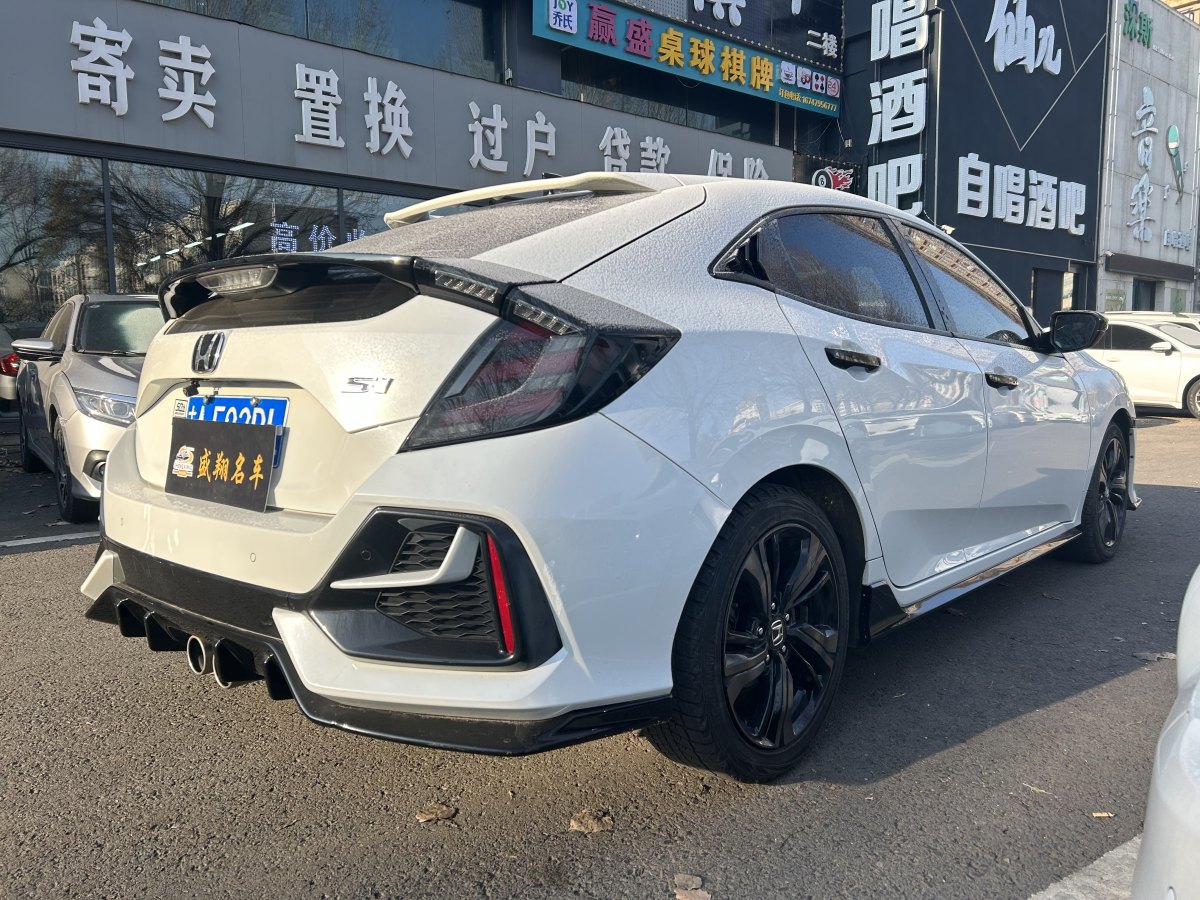 本田 思域  2021款 HATCHBACK 220TURBO CVT潮酷控圖片