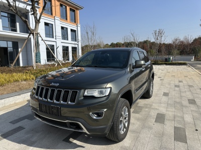 2015年04月 Jeep 大切諾基(進(jìn)口) 3.0L 舒享導(dǎo)航版圖片