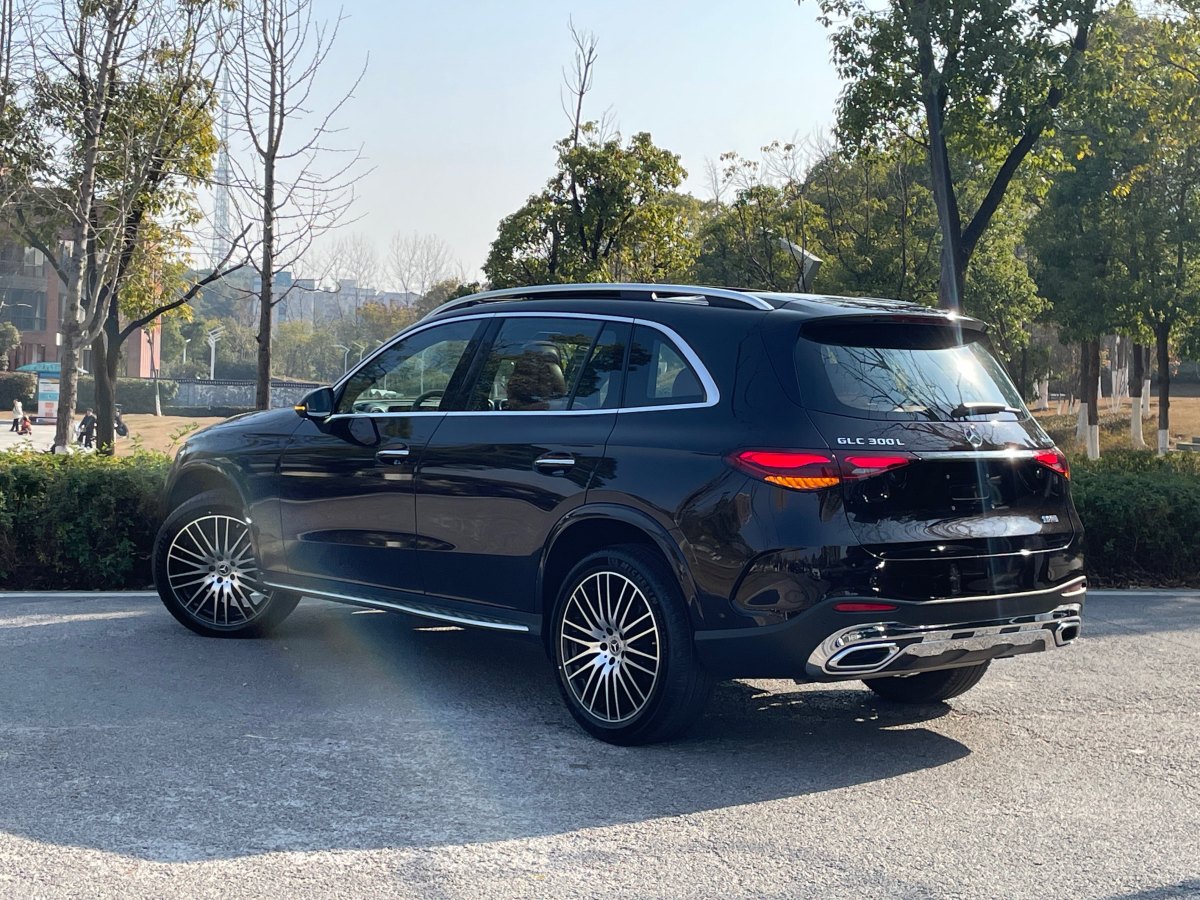 2023年4月奔馳 奔馳GLC  2024款 GLC 300 L 4MATIC 豪華型 7座