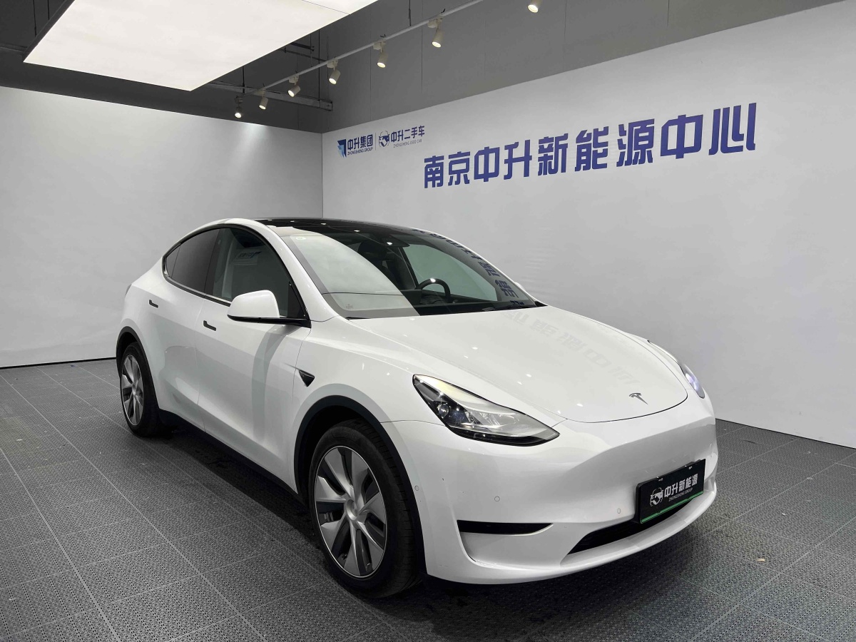 特斯拉 Model 3  2022款 后輪驅(qū)動(dòng)版圖片