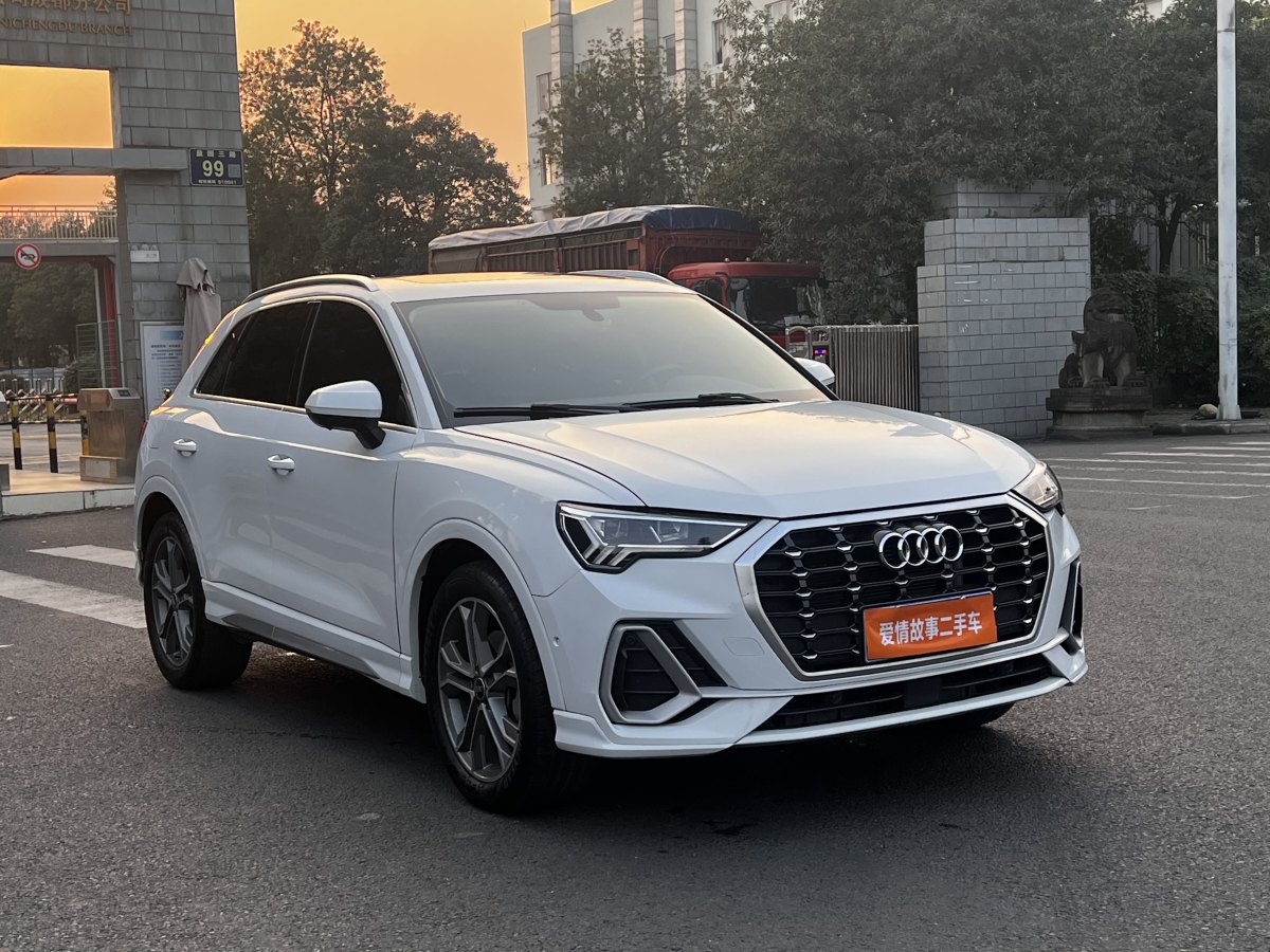 奧迪 奧迪Q3  2022款 40 TFSI RS套件燃速型圖片