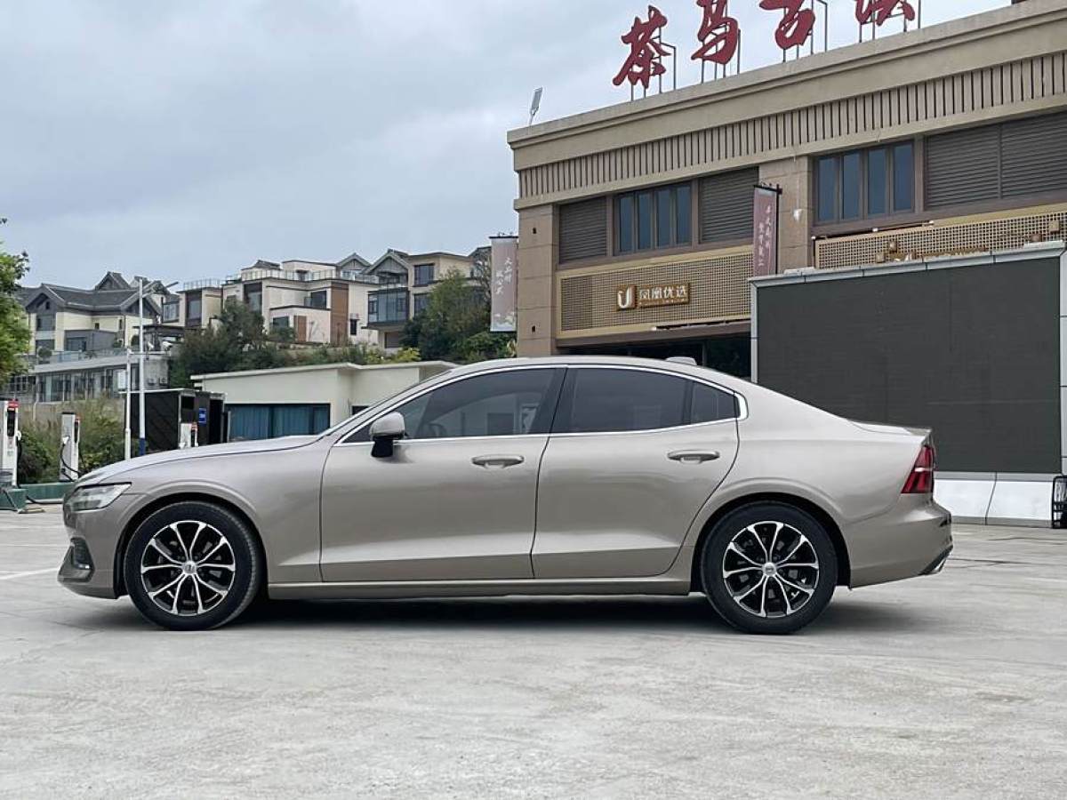 2020年1月沃爾沃 S60L  2020款 T4 智逸豪華版