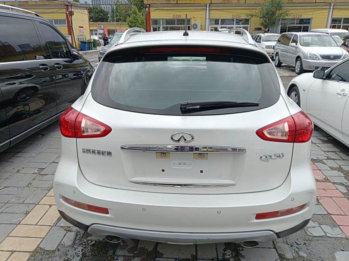 2015年9月英菲尼迪 QX50  2015款 2.5L 悅享版