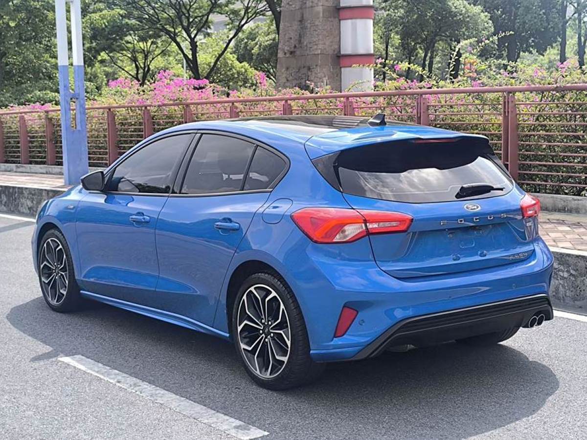 2020年7月福特 ?？怂? 2020款 兩廂 EcoBoost 180 自動(dòng)ST Line