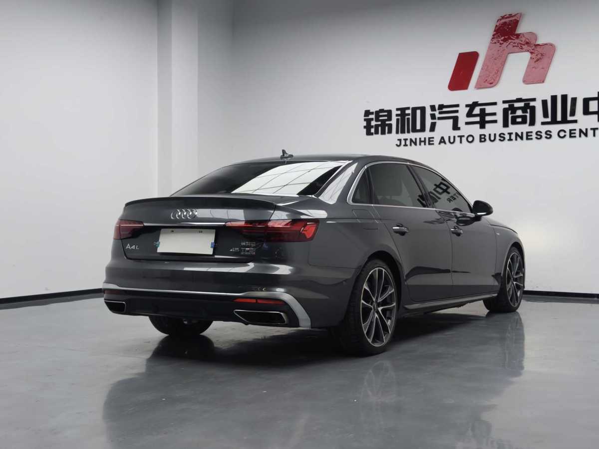 奧迪 奧迪A4L  2020款 45 TFSI quattro 臻選動感型圖片