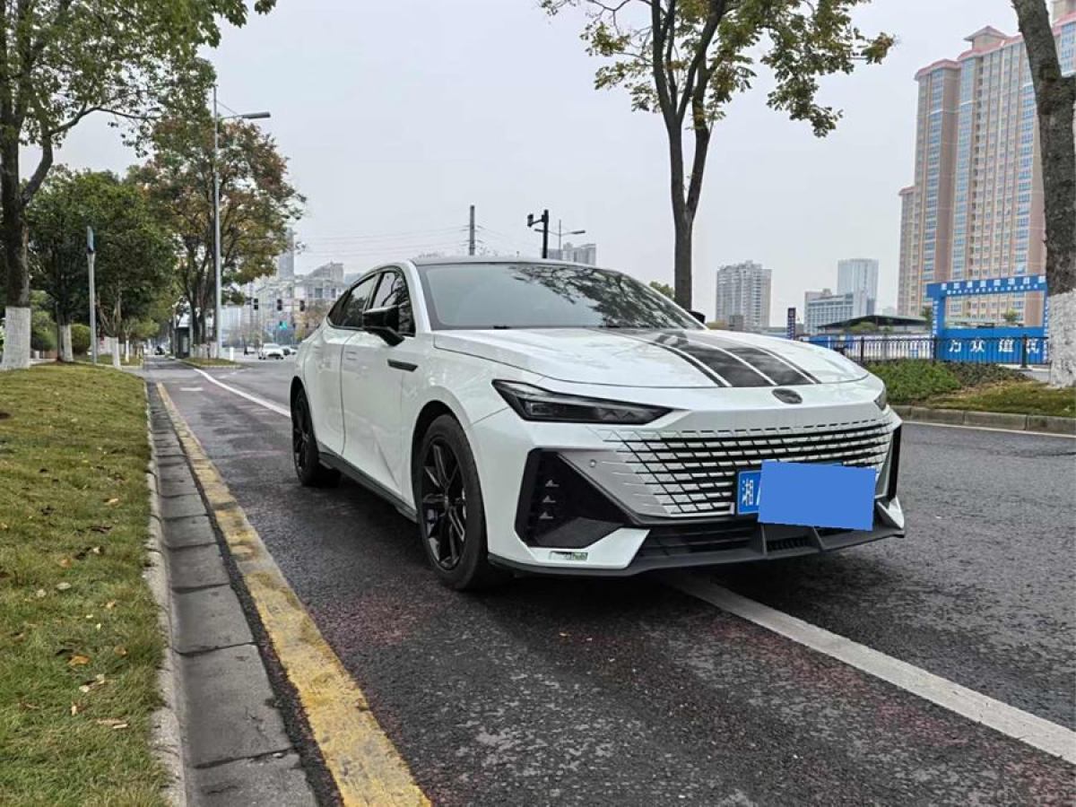 長安 長安UNI-V  2022款 1.5T 運(yùn)動(dòng)版圖片