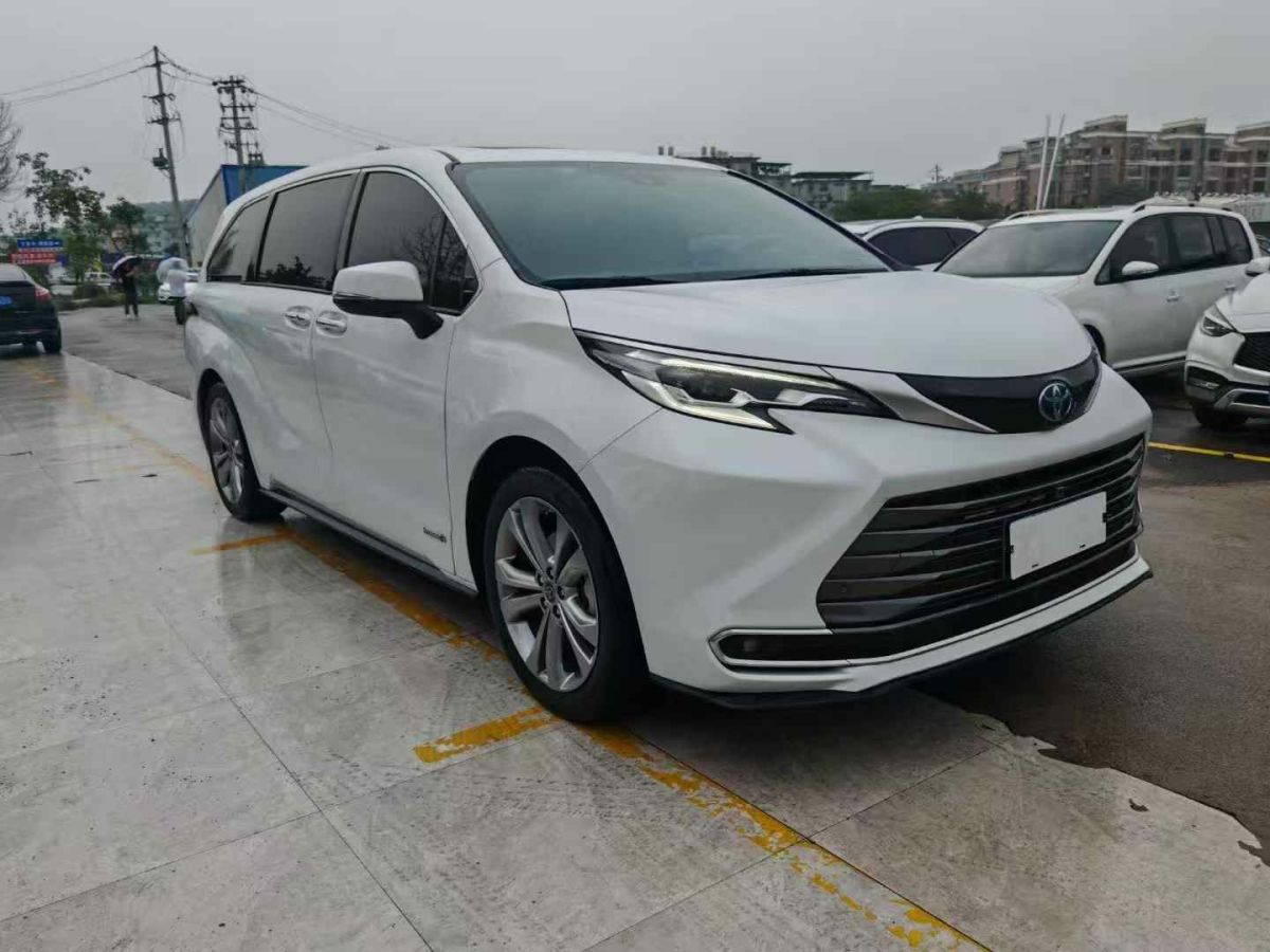 豐田 塞納 圖片