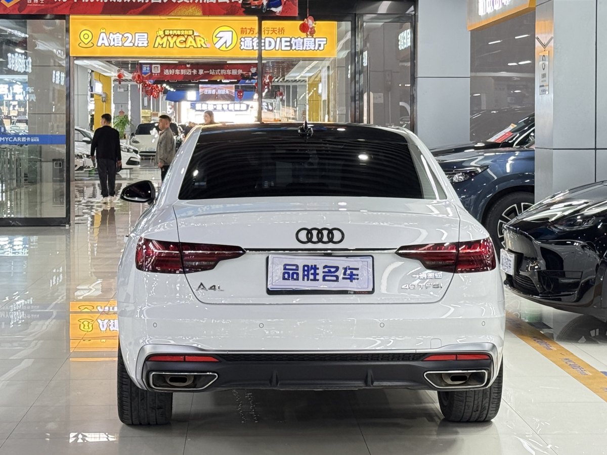 奧迪 奧迪A4L  2022款 40 TFSI 時(shí)尚動(dòng)感型圖片