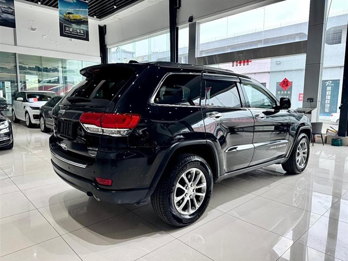 Jeep 大切諾基  2016款 3.0L 舒享導(dǎo)航版圖片