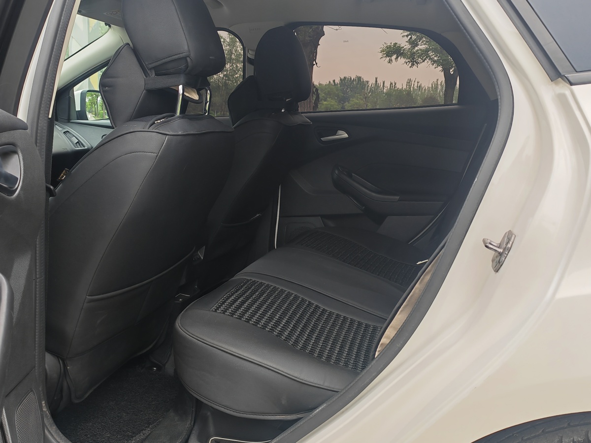 福特 福克斯  2018款 两厢经典 1.6L 自动舒适型智行版图片