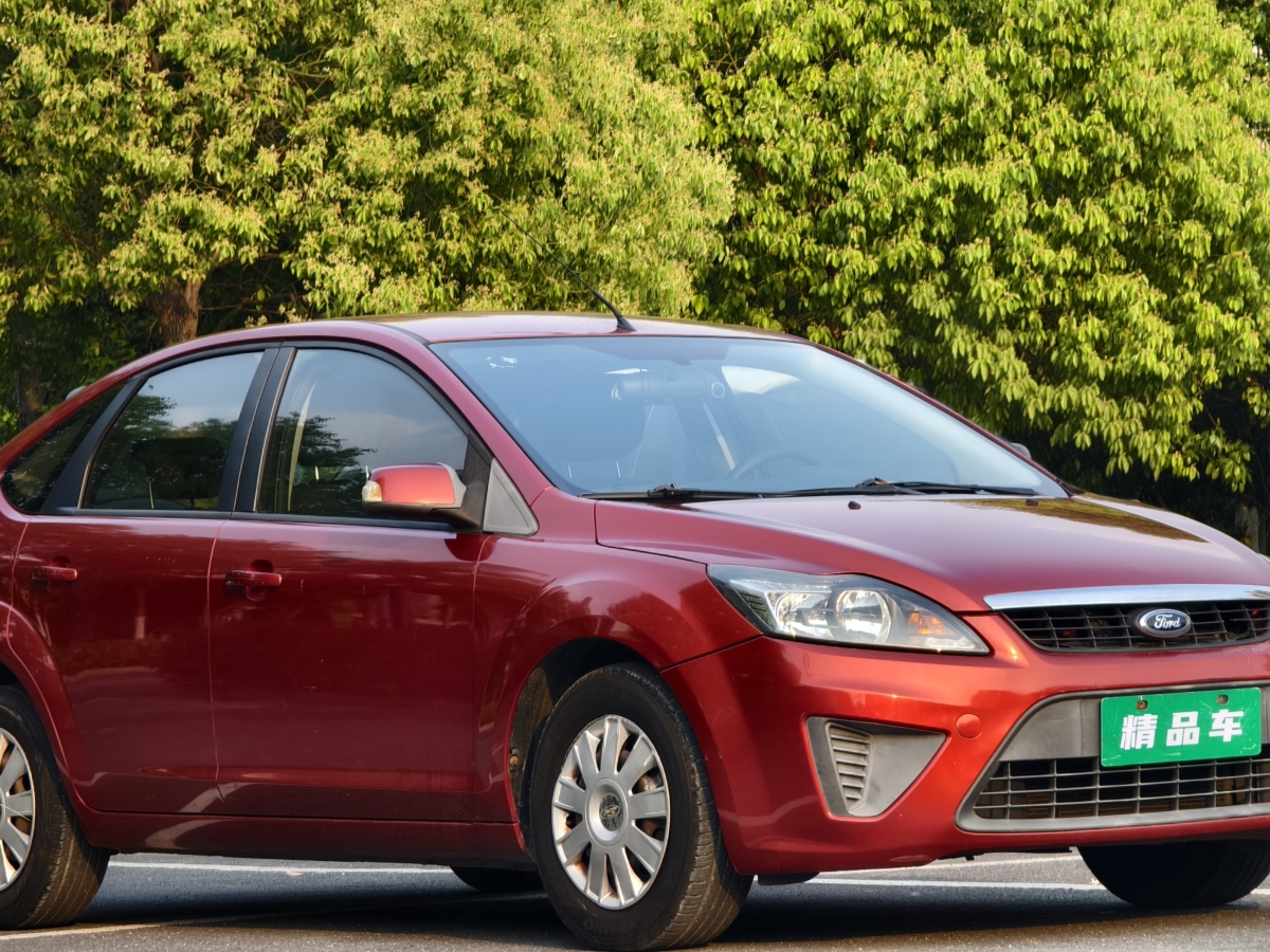福特 福克斯  2013款 兩廂經(jīng)典 1.8L 自動(dòng)基本型圖片