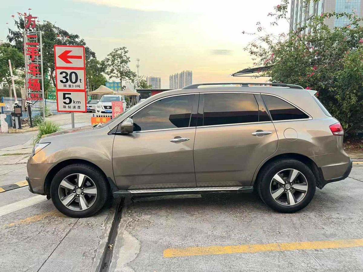 謳歌 MDX  2010款 3.7 標(biāo)準(zhǔn)版圖片