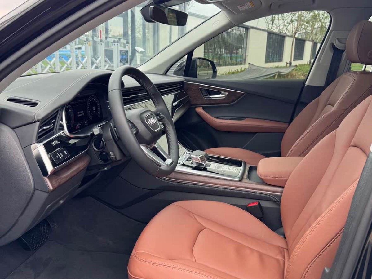 奧迪 奧迪Q7  2024款 45 TFSI quattro S line黑武士型圖片