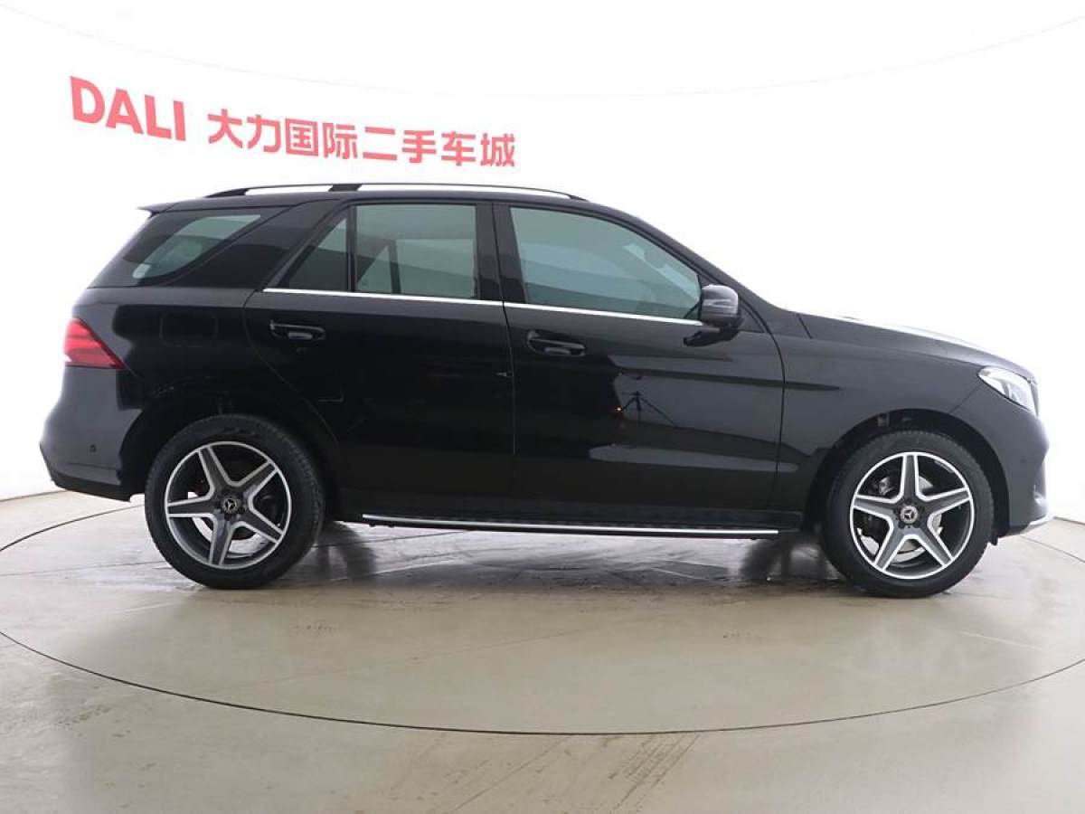 奔馳 奔馳GLE  2017款 GLE 320 4MATIC 豪華型圖片