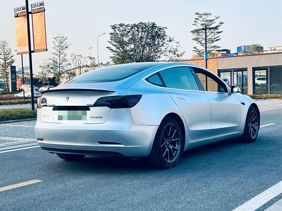 特斯拉 Model 3  2020款 改款 標(biāo)準(zhǔn)續(xù)航后驅(qū)升級版圖片