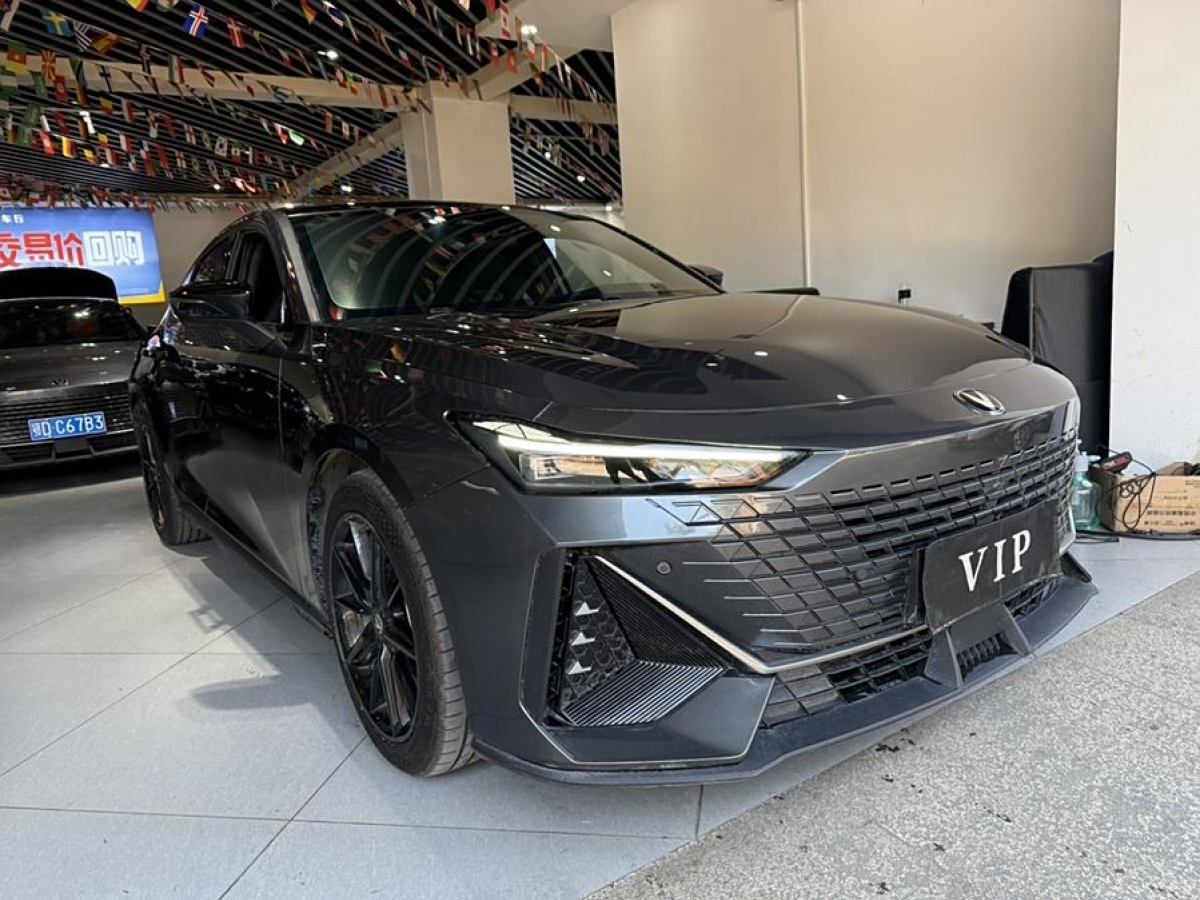 長安 長安UNI-V  2024款 1.5T 尊貴型圖片