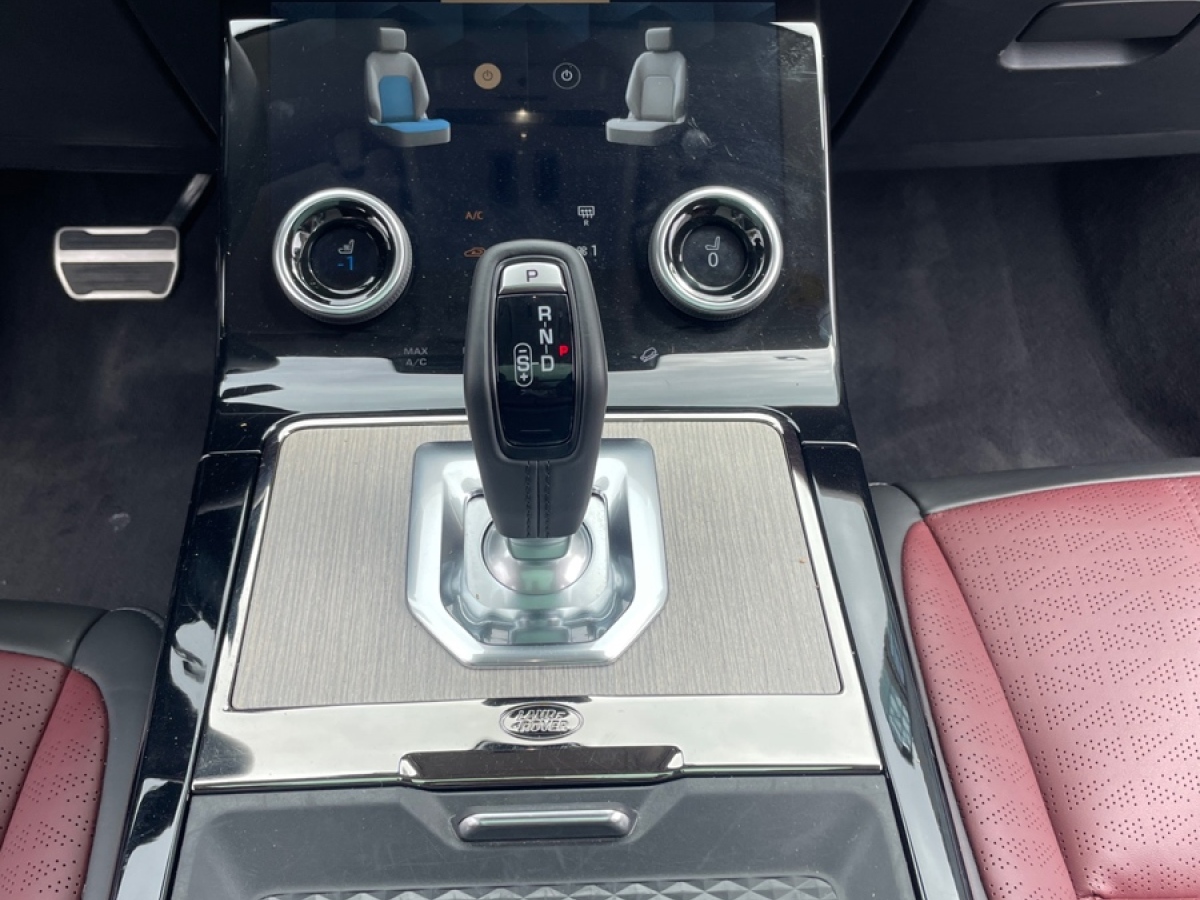路虎 攬勝極光  2022款 極光L 249PS R-Dynamic HSE 奢享版圖片