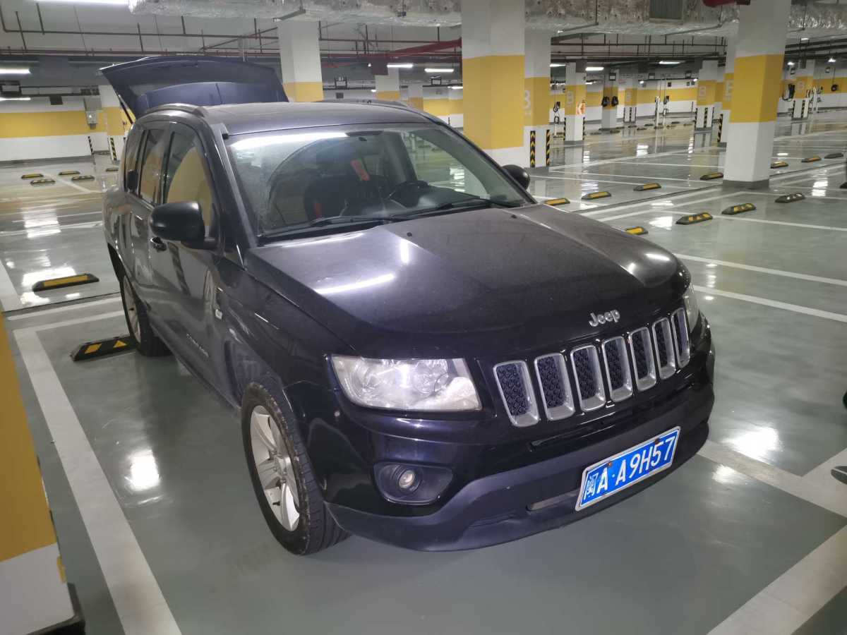 Jeep 指南者  2013款 2.4L 四驅(qū)運(yùn)動版圖片