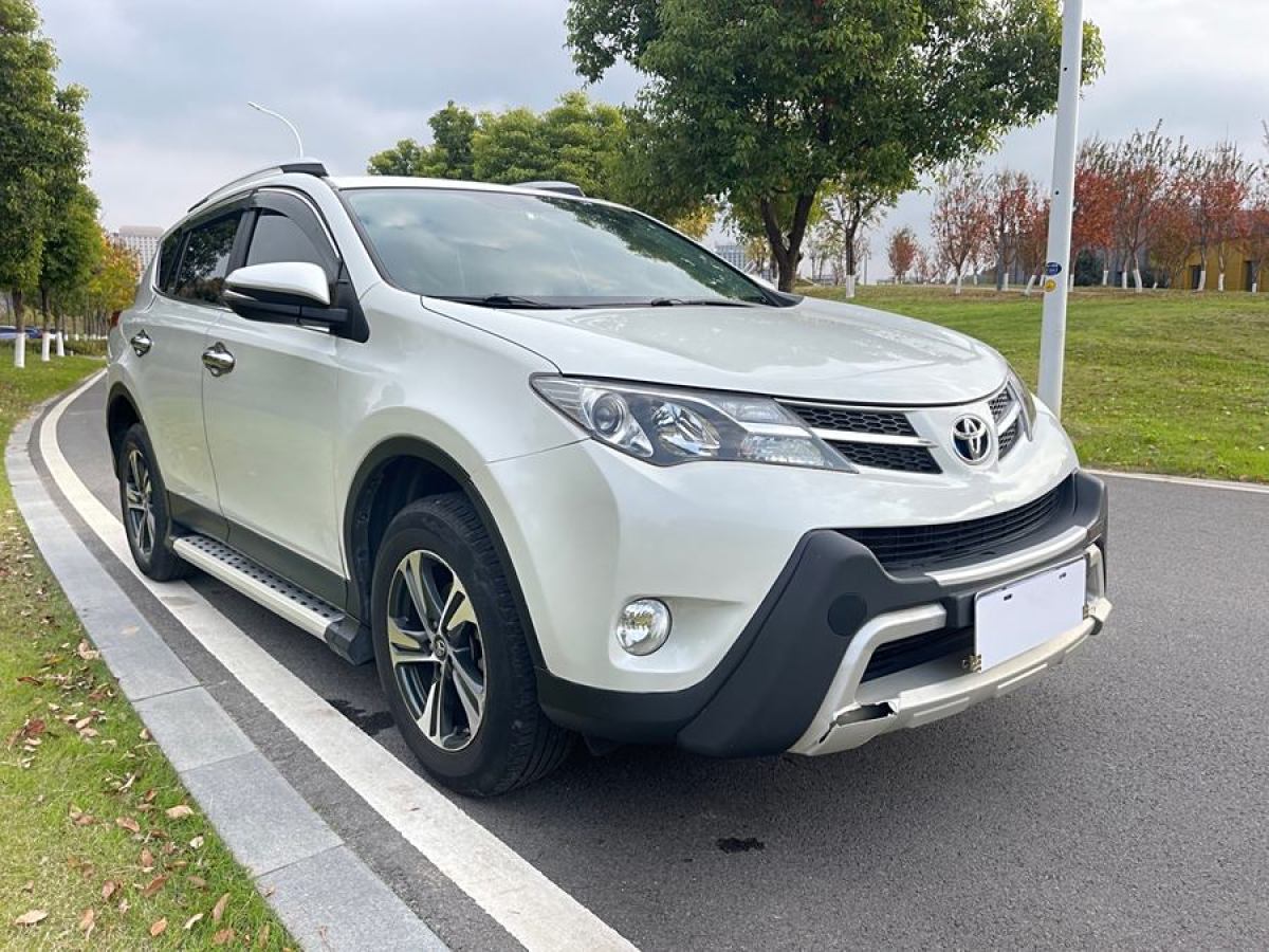 豐田 RAV4榮放  2015款 2.0L CVT兩驅(qū)都市版圖片