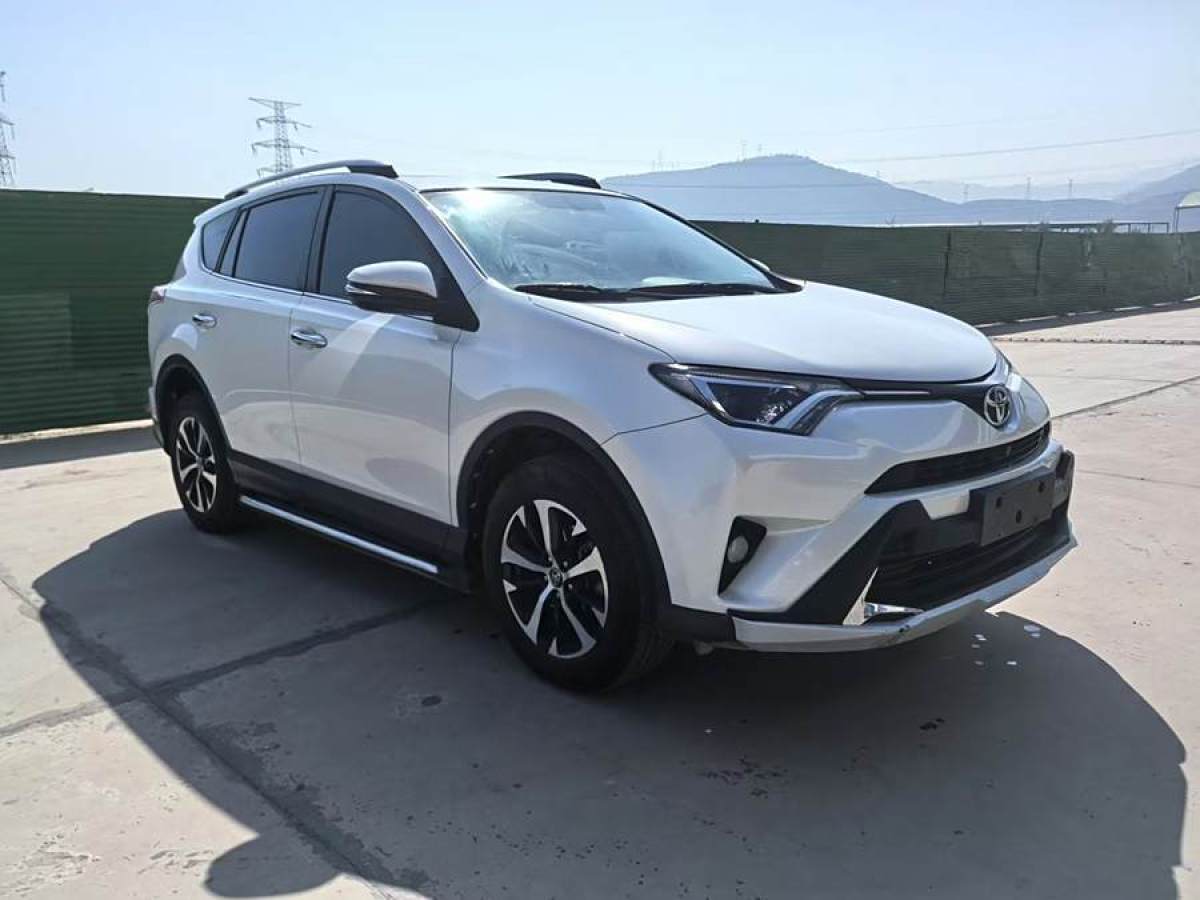 2018年1月豐田 RAV4榮放  2016款 2.0L CVT兩驅(qū)舒適版