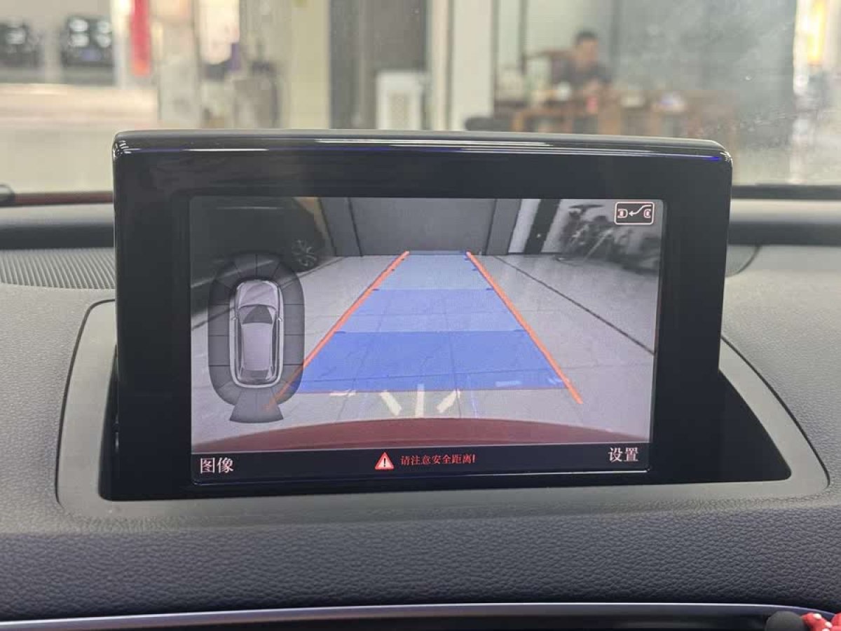奧迪 奧迪Q3  2016款 35 TFSI 時(shí)尚型圖片
