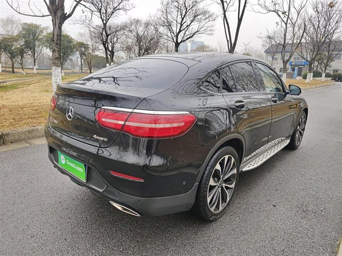 奔馳 奔馳GLC  2022款 改款 GLC 260 4MATIC 轎跑SUV圖片