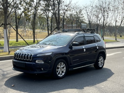 2016年06月 Jeep 自由光 2.4L 領(lǐng)先版圖片