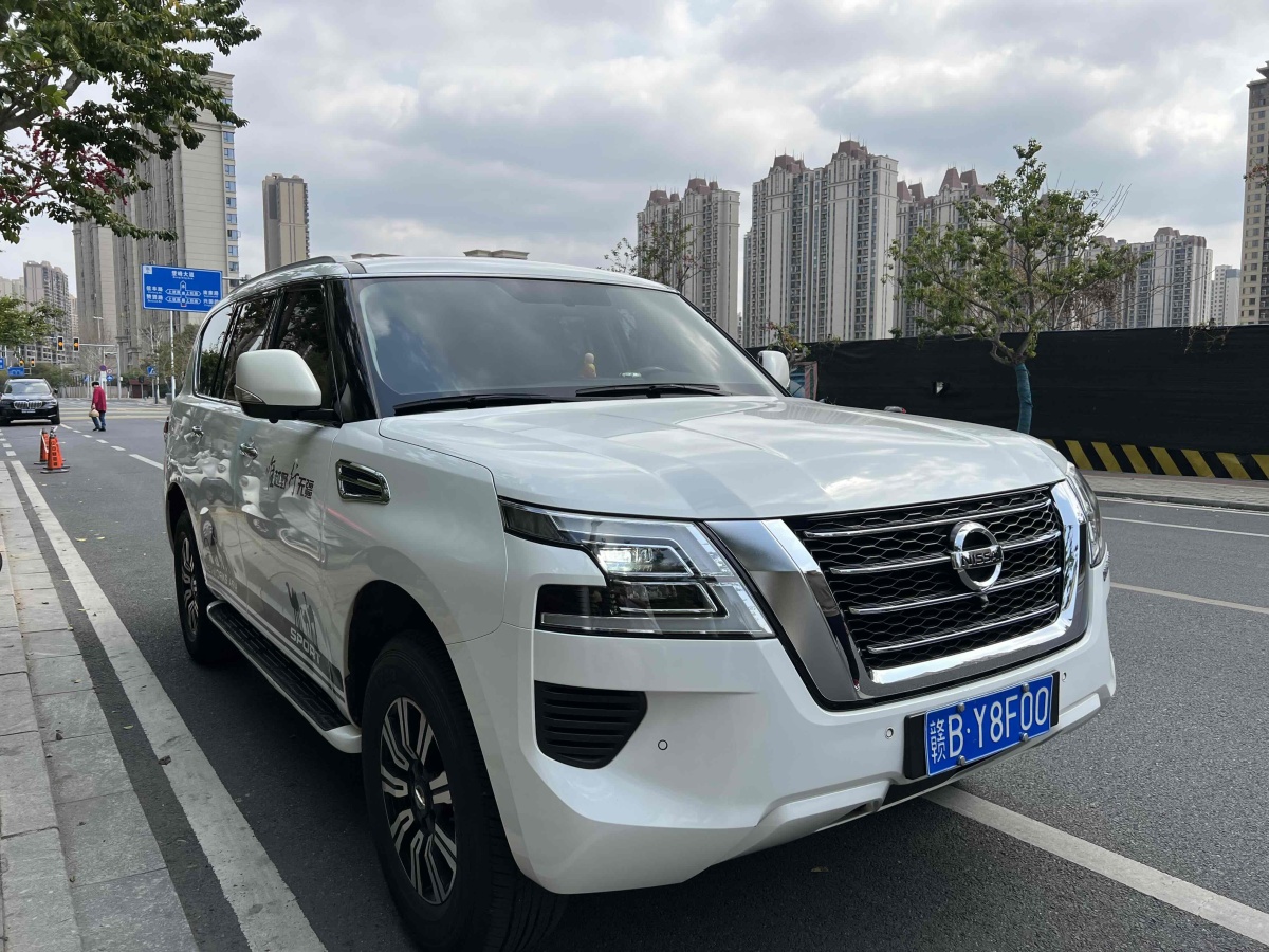 日產(chǎn) 途樂(lè)  2018款 4.0L 鉑金型圖片