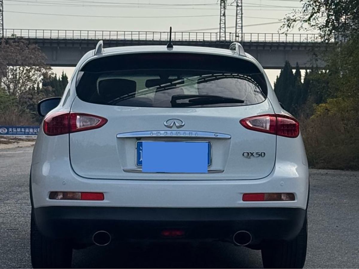 英菲尼迪 QX50  2013款 2.5L 四驅優(yōu)雅版圖片