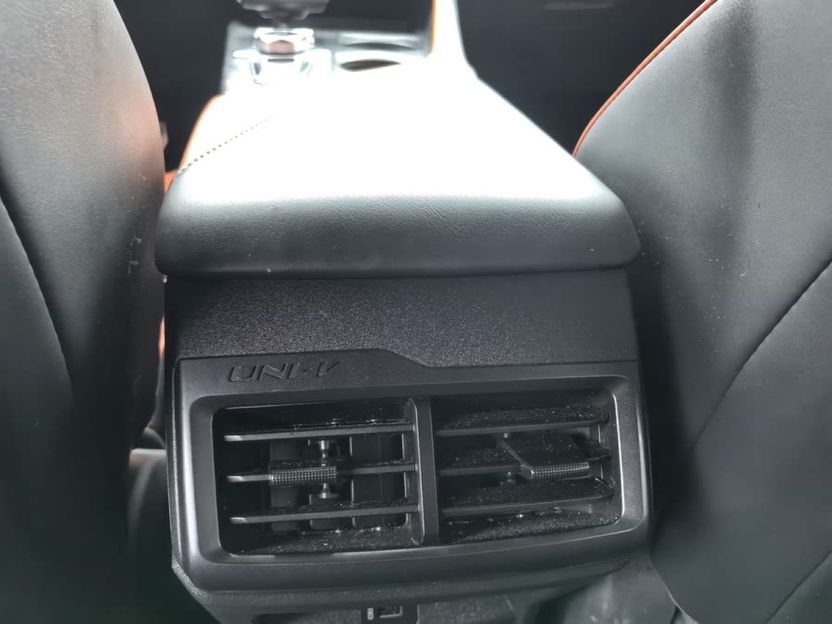 長安 長安UNI-V  2023款 1.5T 運動版圖片