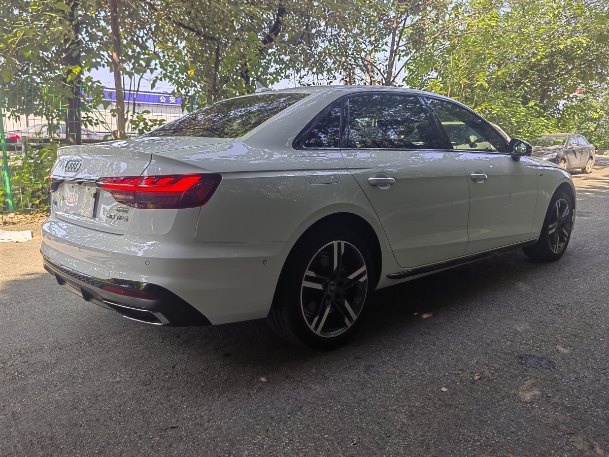 奧迪 奧迪A4L  2022款 40 TFSI 豪華動感型圖片