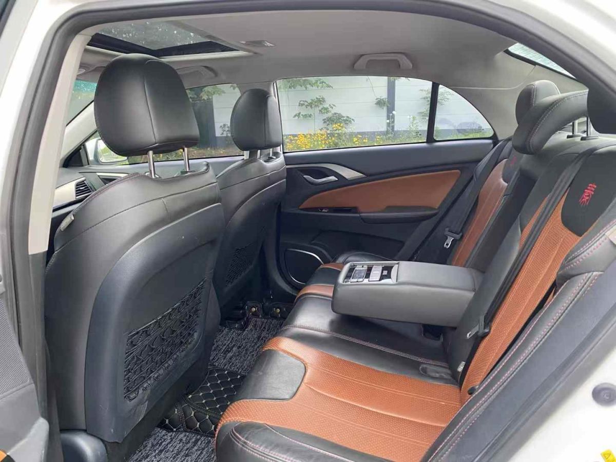 比亞迪 M6  2015款 2.4L 自動尊貴版圖片