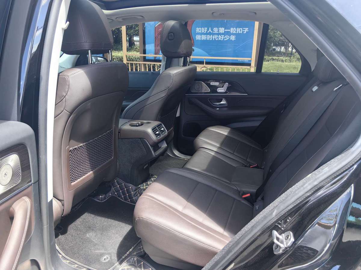 奔馳 奔馳GLE  2022款 GLE 350 4MATIC 時(shí)尚型圖片