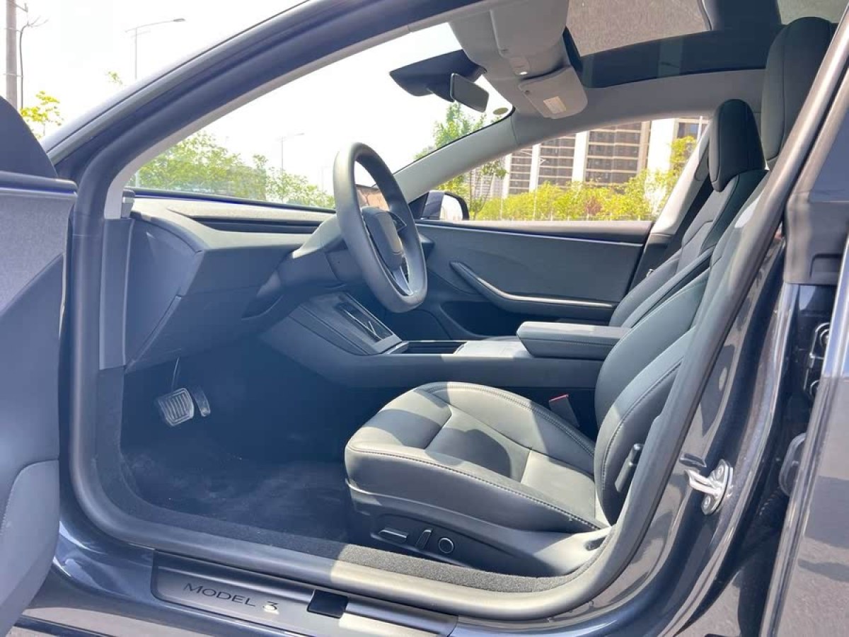 特斯拉 Model 3  2023款 煥新版 后輪驅(qū)動圖片