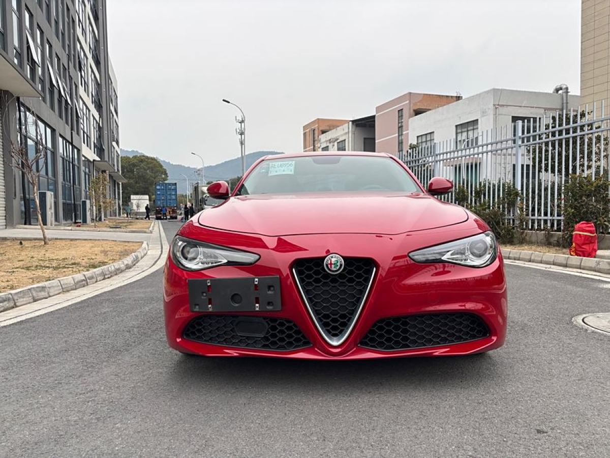 阿爾法·羅密歐 Giulia  2017款 2.0T 200HP 豪華版圖片