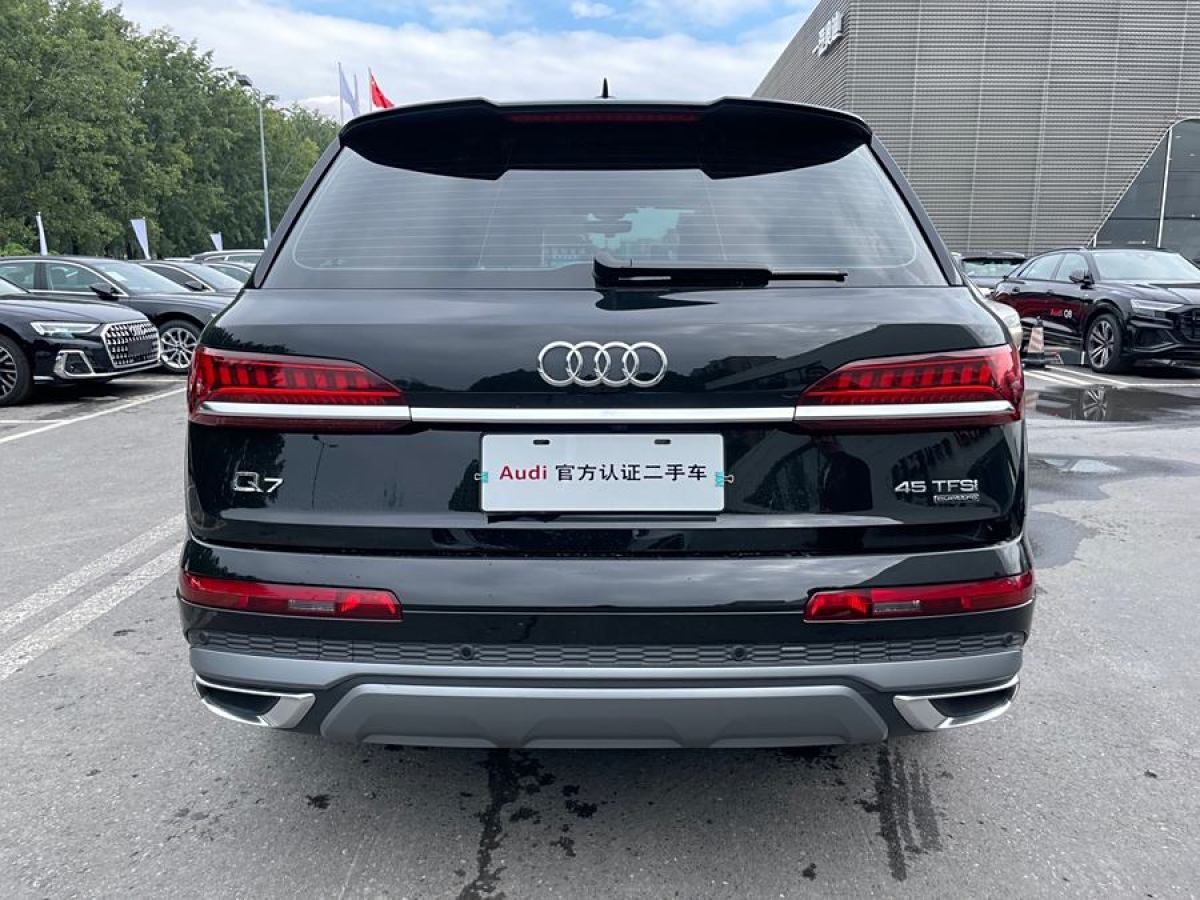 奧迪 奧迪Q7  2023款 45 TFSI quattro S line運(yùn)動型圖片