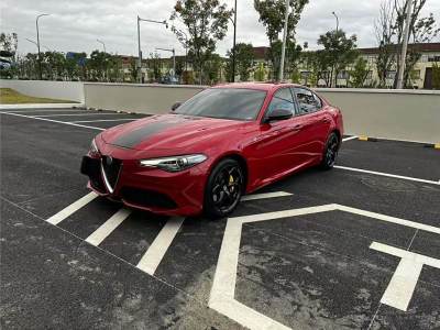 2023年4月 阿尔法·罗密欧 Giulia 2.0T 280HP Ti 驾控版图片