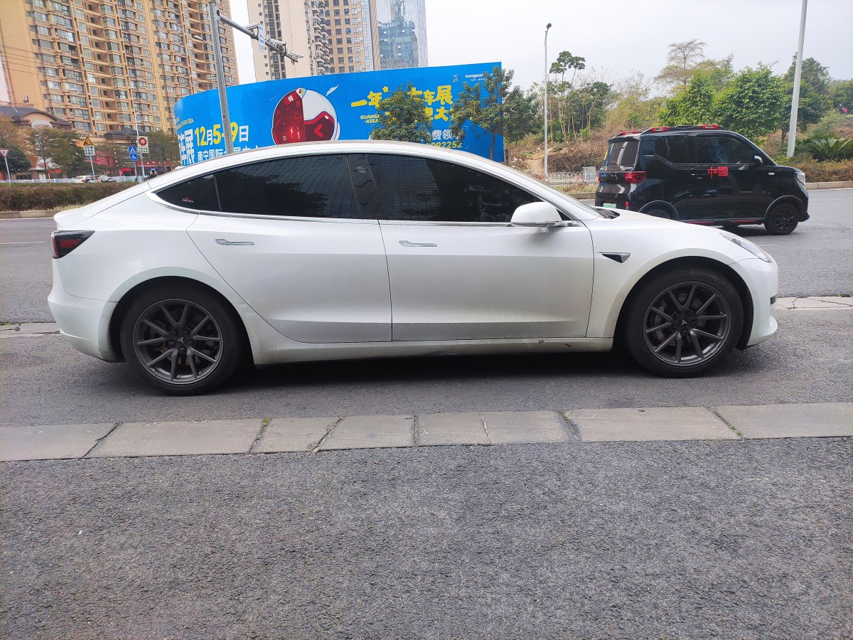 特斯拉 Model 3  2019款 標準續(xù)航后驅升級版圖片