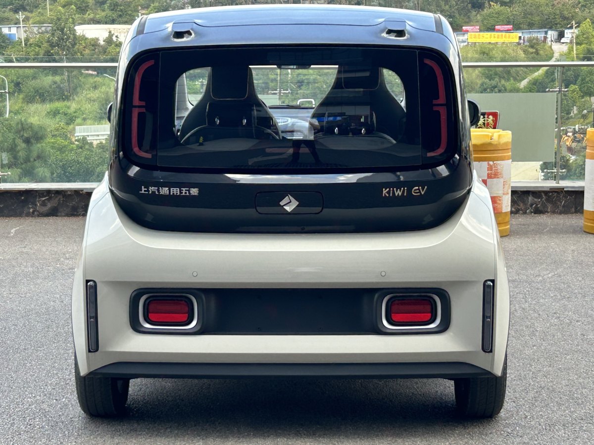 2024年9月寶駿 寶駿KiWi EV  2021款 藝術(shù)家 三元鋰