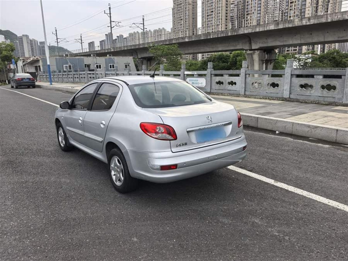 標致 207  2011款 三廂 1.4L 手動馭樂版圖片