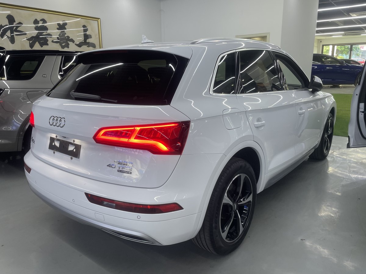 奥迪 奥迪Q5L  2018款  40 TFSI 荣享进取型 国VI图片