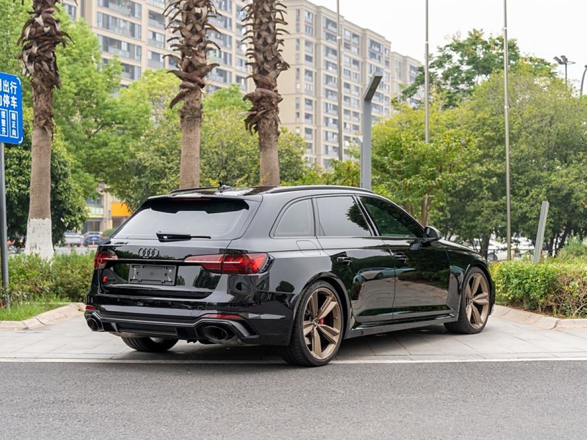 奧迪 奧迪RS 4  2023款 RS4 Avant 暗金版圖片