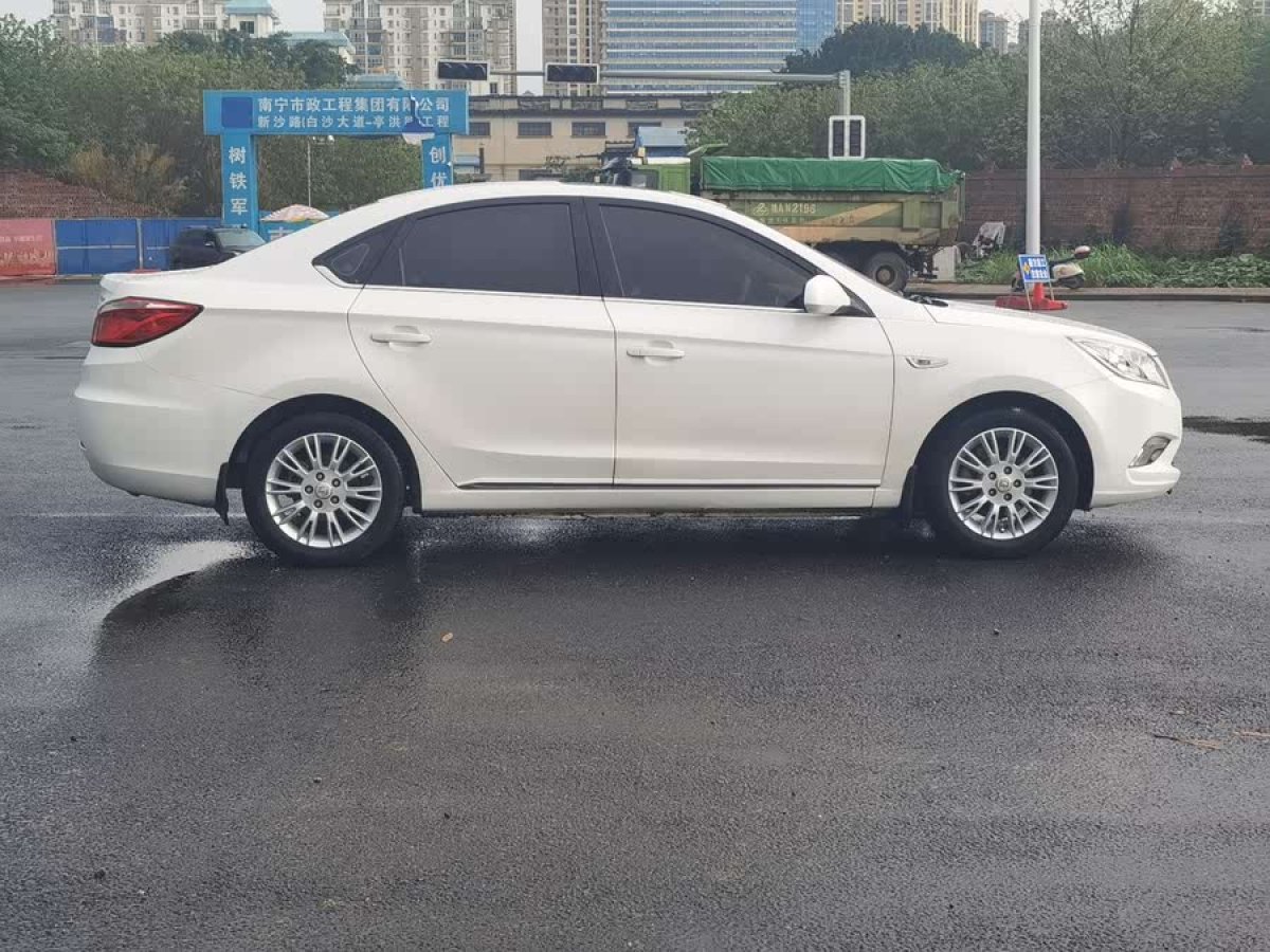 長(zhǎng)安 逸動(dòng)  2012款 1.6L 手動(dòng)尊貴型 國(guó)IV圖片