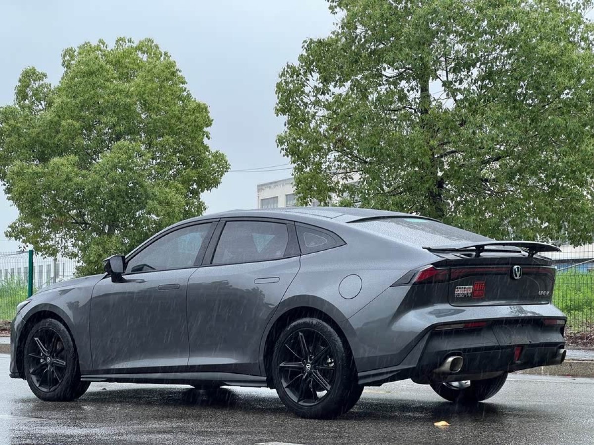 長(zhǎng)安 長(zhǎng)安UNI-V  2022款 1.5T 卓越型圖片
