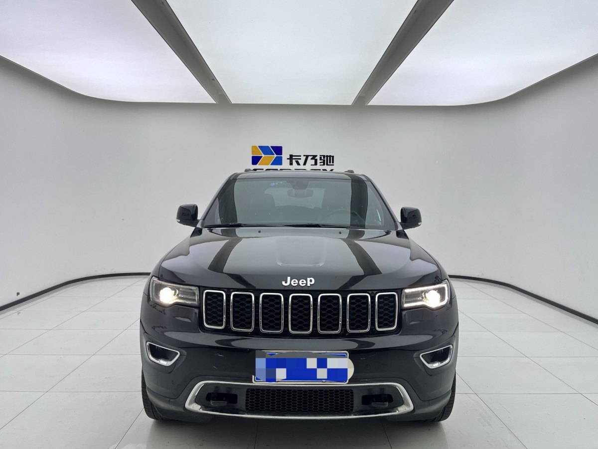 Jeep 大切諾基  2020款 3.0L 精英導航版圖片