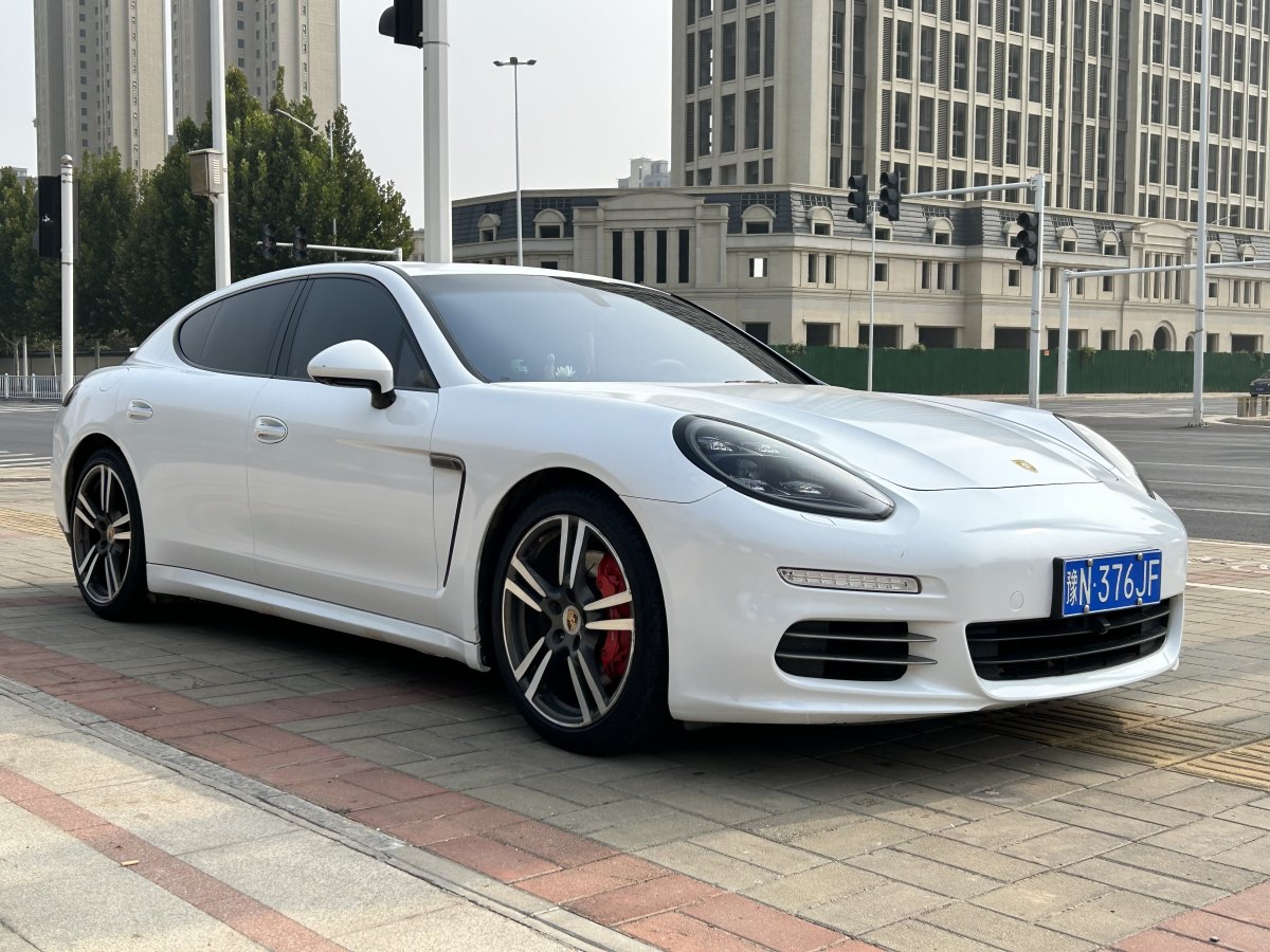 2013年10月保時(shí)捷 Panamera  2014款 Panamera 4 3.0T