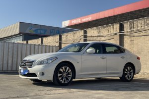 Q70 英菲尼迪 Q70L 2.5L 舒適版